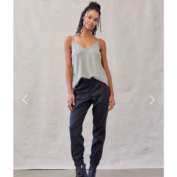 Bella Dahl (Anthropologie) Chelsea Luxe Pocket Jogger - Picture 2 of 9